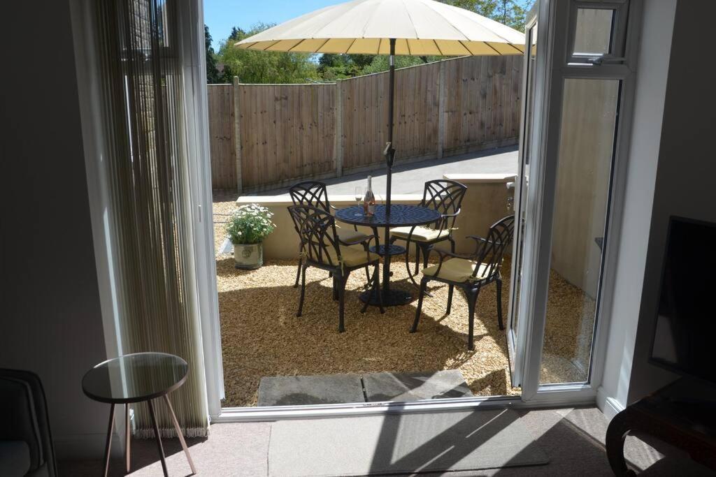 Round The Bend, An Annexe In The Quiet Village Of Odcombe Montacute Exterior photo